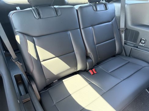 New 2026 Ford Explorer ST-Line w/ ST-Line Street Pack AWD/4WD image 13