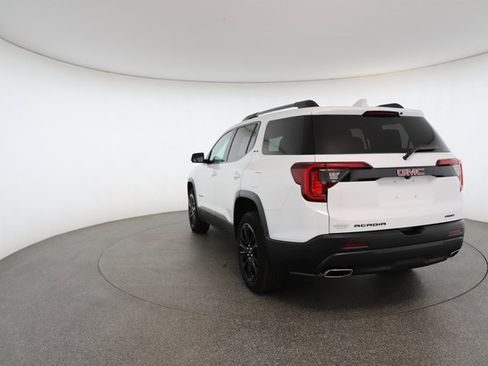 Used 2023 GMC Acadia SLE w/ Driver Convenience Package image 12