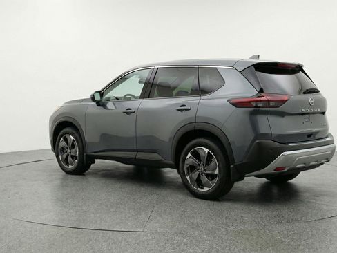 Used 2025 Nissan Rogue SV image 6