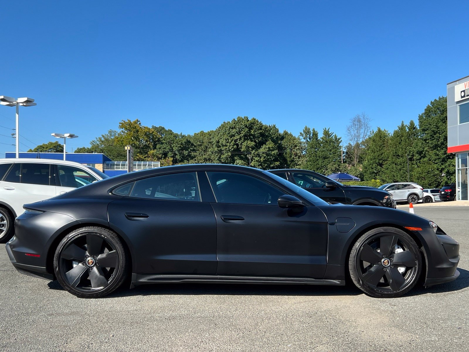 Used 2022 Porsche Taycan 4S AWD/4WD image 28