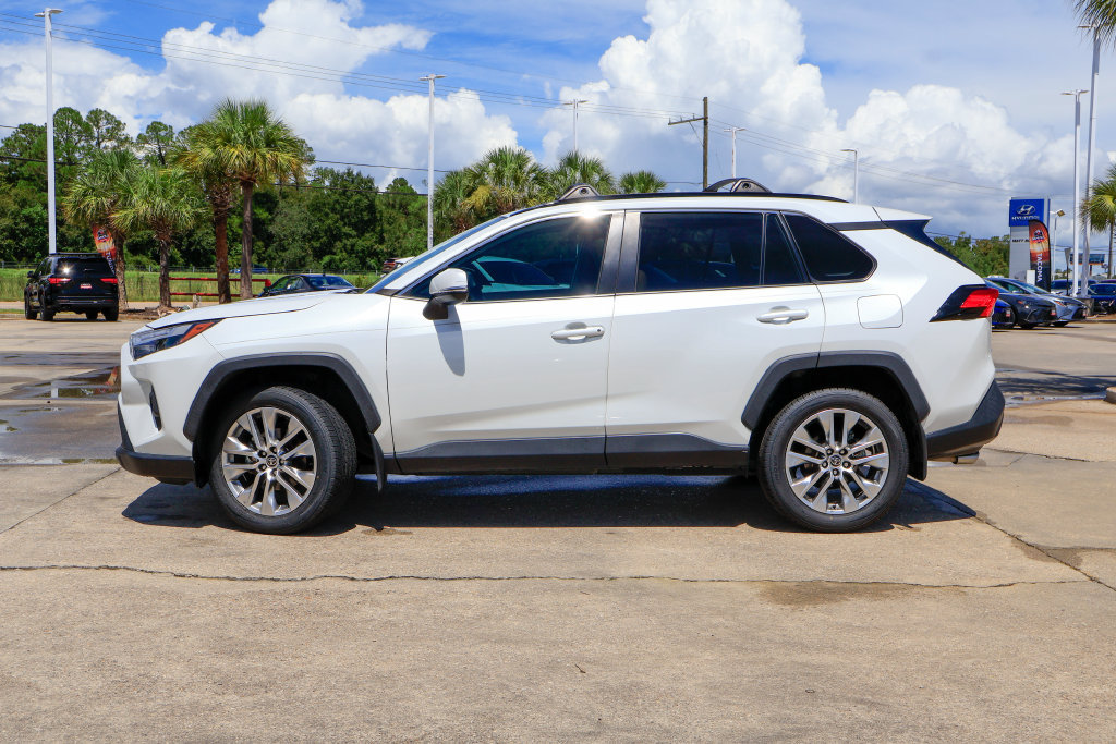 Used 2023 Toyota RAV4 XLE Premium FWD image 27