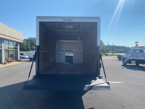 Used 2017 Chevrolet Express 4500 Extended RWD image 20