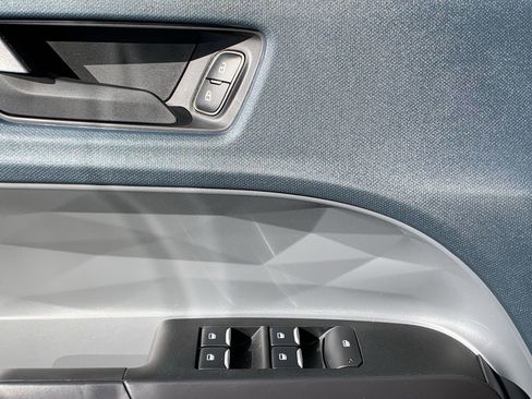 New 2025 Ford Maverick XL image 18