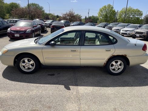 Used 2006 Ford Taurus SE FWD image 5