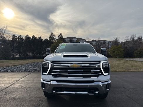 Used 2024 Chevrolet Silverado 2500 LTZ w/ LTZ Plus Package image 8