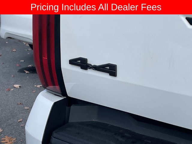 Used 2022 Toyota Tundra SR5 w/ SR5 Convenience Package AWD/4WD image 8