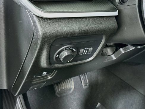 Used 2025 Jeep Grand Cherokee Laredo X AWD/4WD image 19