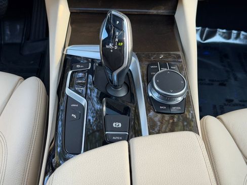 Used 2018 BMW 530e xDrive image 22