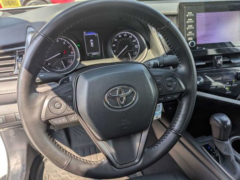 Used 2024 Toyota Camry SE w/ Cold Weather Package FWD image 9