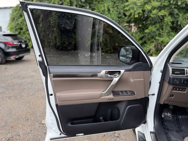 Used 2021 Lexus GX 460 Premium w/ Premium Package AWD/4WD image 14