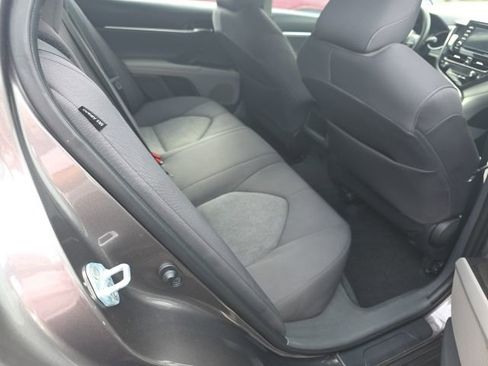Used 2022 Toyota Camry LE image 7