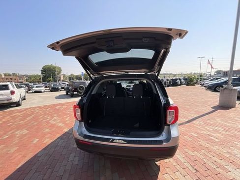 Used 2023 Ford Explorer XLT RWD image 34