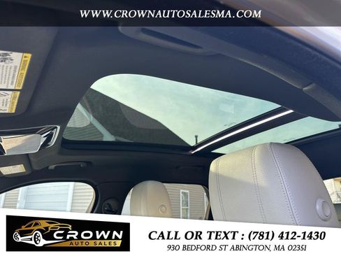 Used 2019 Land Rover Range Rover Velar R-Dynamic SE AWD/4WD image 20