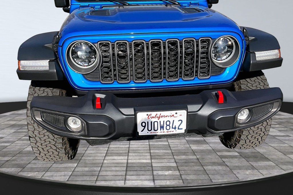 Certified 2025 Jeep Wrangler Unlimited Rubicon w/ Convenience Group AWD/4WD image 29