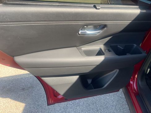 Certified 2024 Nissan Pathfinder Platinum w/ Cargo Package AWD/4WD image 11