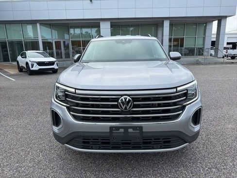 Used 2025 Volkswagen Atlas SE AWD/4WD image 2