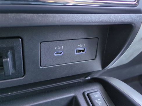 Used 2021 Nissan Titan SV w/ SV Convenience Package image 22