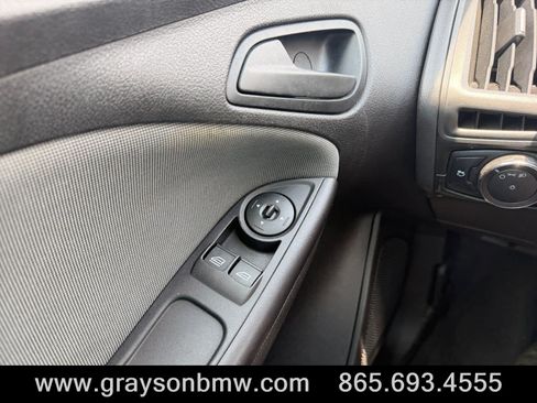 Used 2013 Ford Focus S FWD image 19