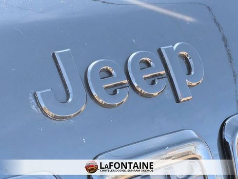 Certified 2023 Jeep Cherokee Altitude Lux image 9