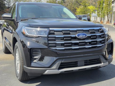 New 2026 Ford Explorer Active image 11