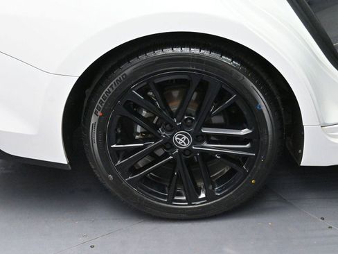 Used 2025 Toyota Camry SE image 29