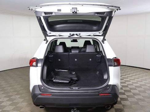Used 2020 Toyota RAV4 XLE Premium FWD image 14