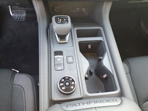 New 2025 Nissan Pathfinder S image 14