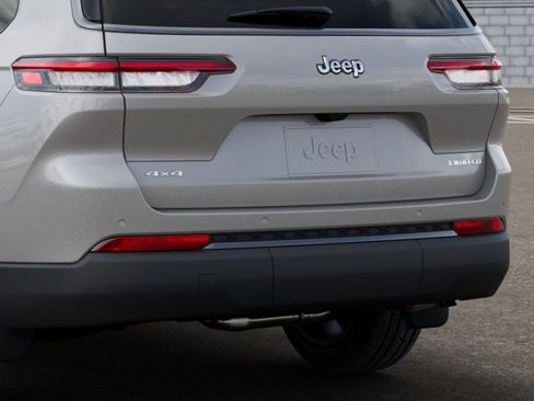 New 2026 Jeep Grand Cherokee L Limited AWD/4WD image 13