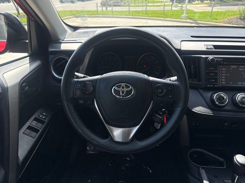 Used 2017 Toyota RAV4 LE FWD image 19