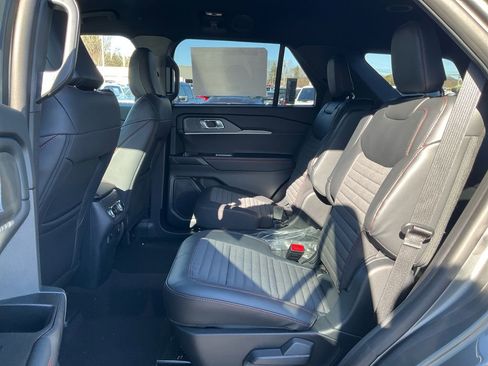 New 2026 Ford Explorer ST-Line w/ ST-Line Street Pack image 14