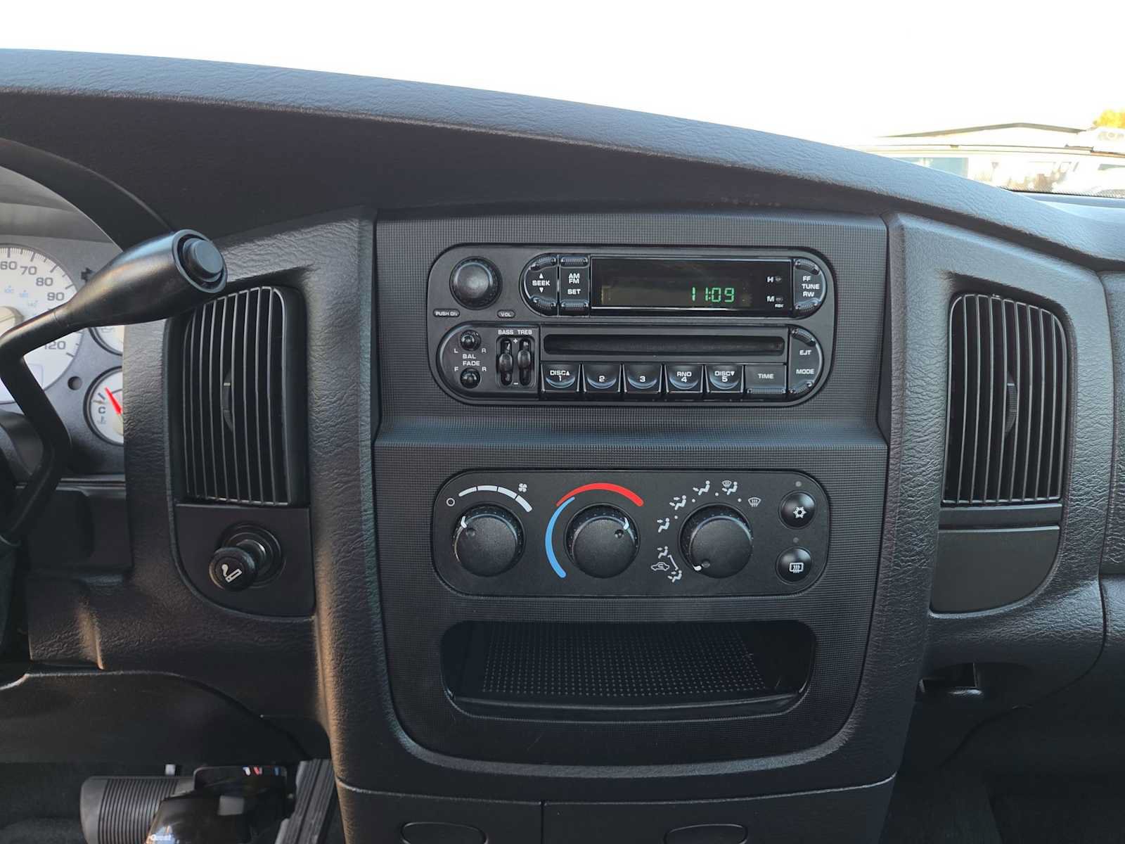 Used 2004 Dodge Ram 1500 Truck SLT AWD/4WD image 24