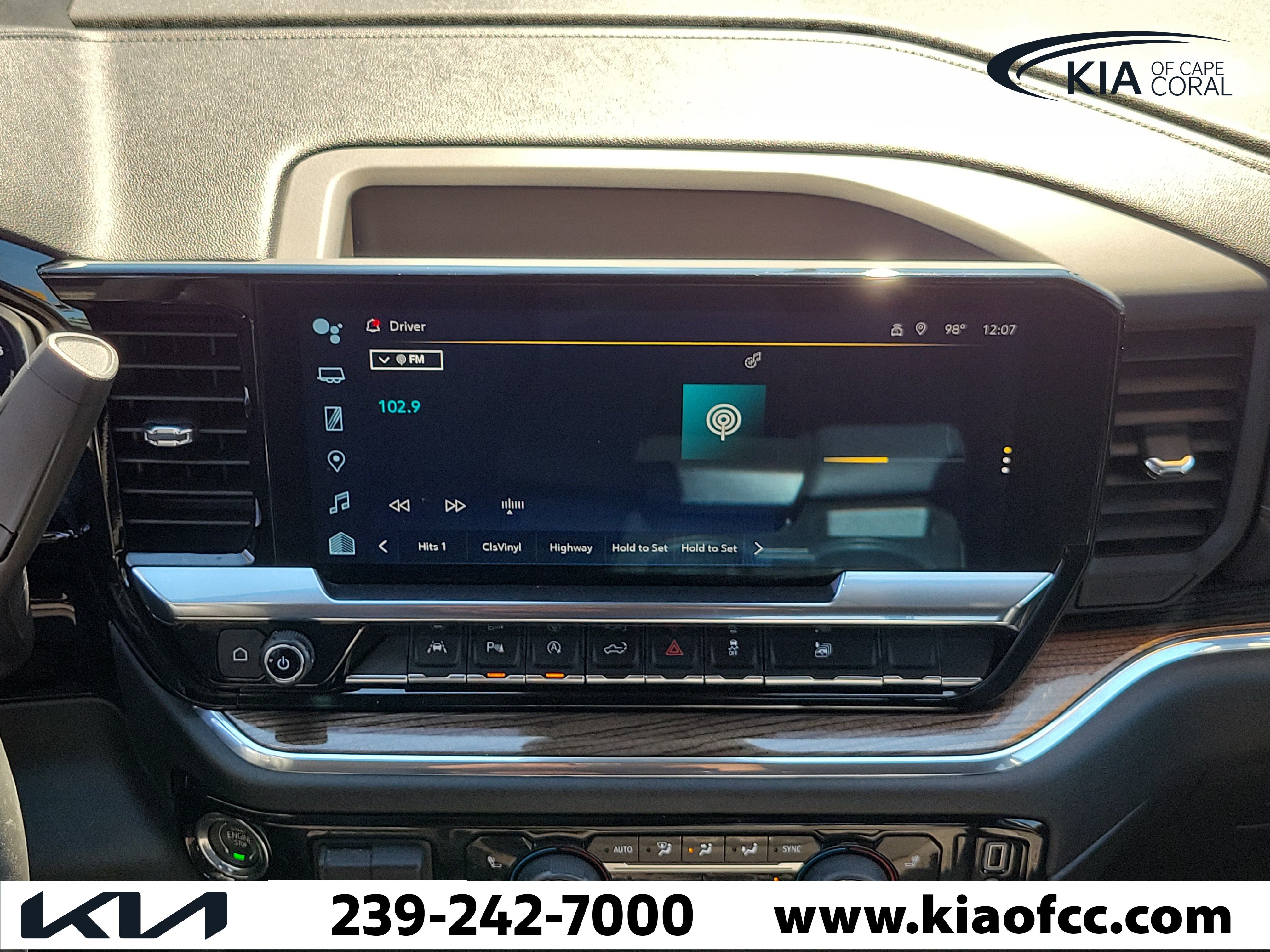 Used 2023 Chevrolet Silverado 1500 LT w/ Safety Package AWD/4WD image 18