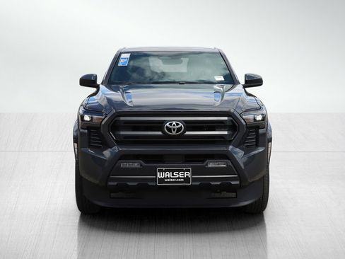 Used 2024 Toyota Tacoma SR5 AWD/4WD image 8