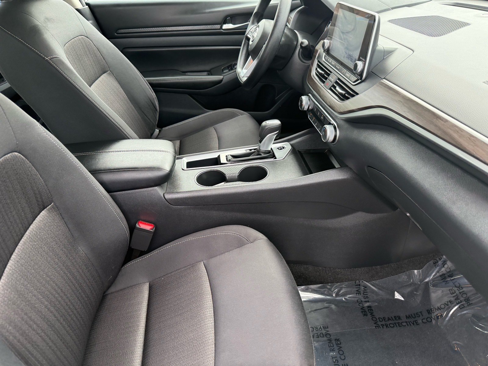 Used 2025 Nissan Altima 2.5 SV FWD image 31