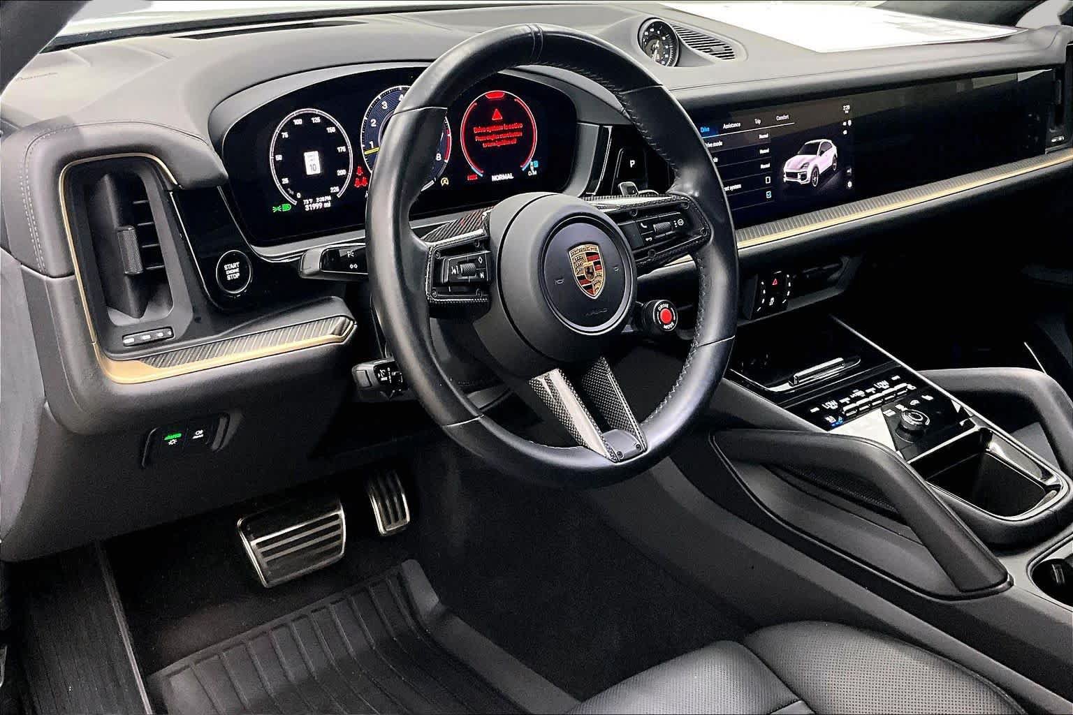 Used 2024 Porsche Cayenne Turbo GT AWD/4WD image 17