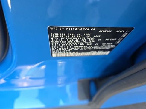 Used 2025 Volkswagen ID. Buzz Pro S Plus RWD image 13