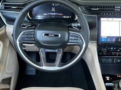 New 2025 Jeep Grand Cherokee L Limited w/ Luxury Tech Group II image 14