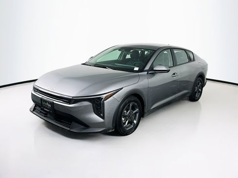 Used 2025 Kia K4 LXS image 3