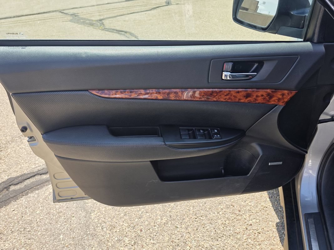 Used 2011 Subaru Outback 3.6R Limited AWD/4WD image 11