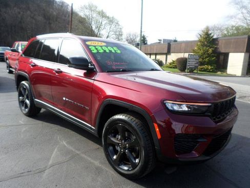 Used 2023 Jeep Grand Cherokee Altitude AWD/4WD image 1