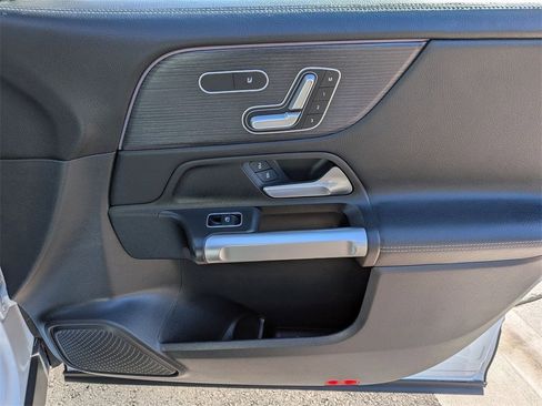 Used 2023 Mercedes-Benz GLB 250 GLB 250 image 17