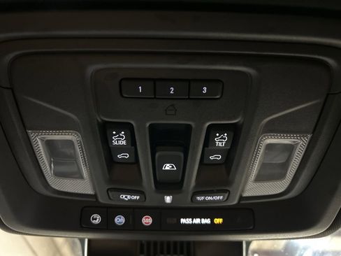 Used 2024 Chevrolet Silverado 1500 High Country AWD/4WD image 40