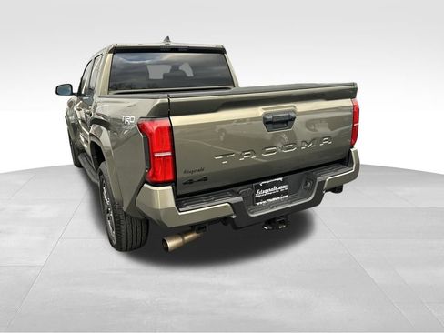 Used 2024 Toyota Tacoma TRD Sport image 5