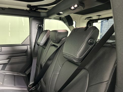 New 2025 Ford Bronco Badlands image 17