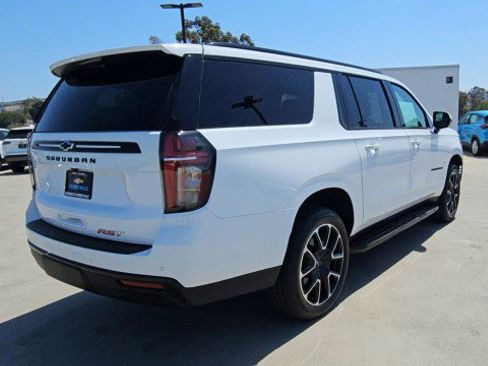 Used 2024 Chevrolet Suburban RST RWD image 8