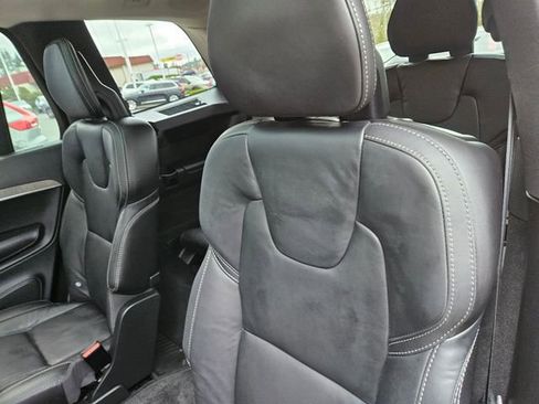 Certified 2023 Volvo XC90 T8 Ultimate w/ Protection Package Premier image 16