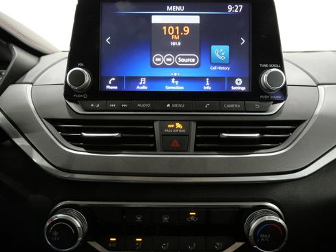 Used 2024 Nissan Altima 2.5 SR FWD image 19