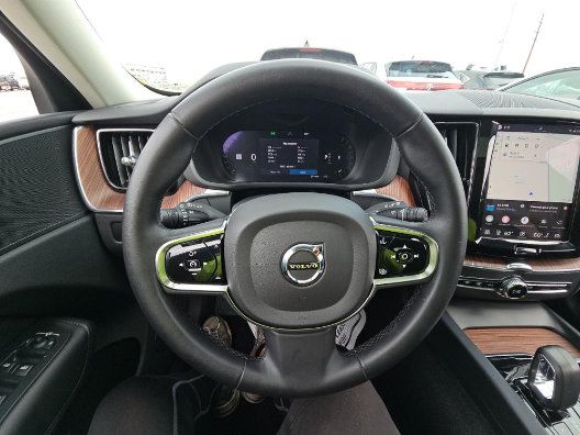 Used 2024 Volvo XC60 B5 Plus w/ Protection Package Premier AWD/4WD image 3