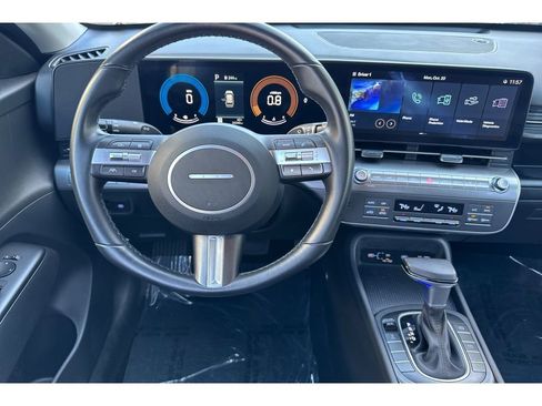 Used 2025 Hyundai Kona SEL image 16