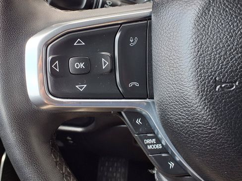 Used 2025 RAM 1500 Laramie AWD/4WD image 17